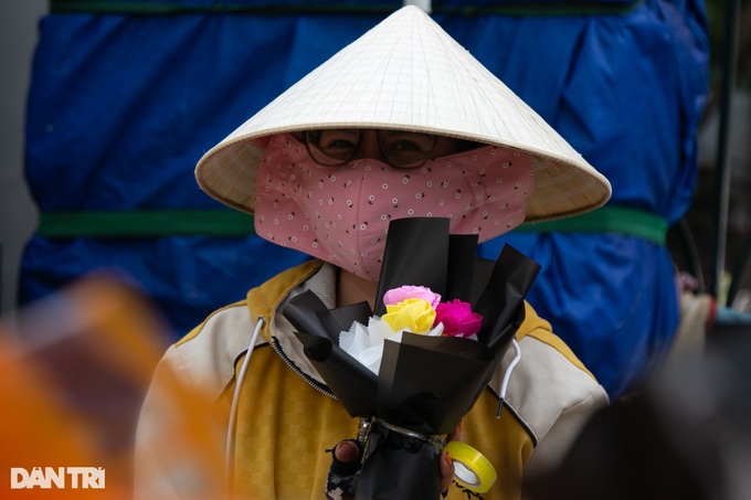 Hanoi, HCM City busier on Women’s Day - 4