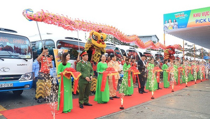 Hue-Danang bus route launched - 1