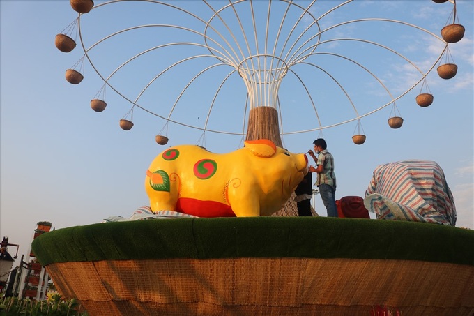 My Tho prepares Tet flower street - 4