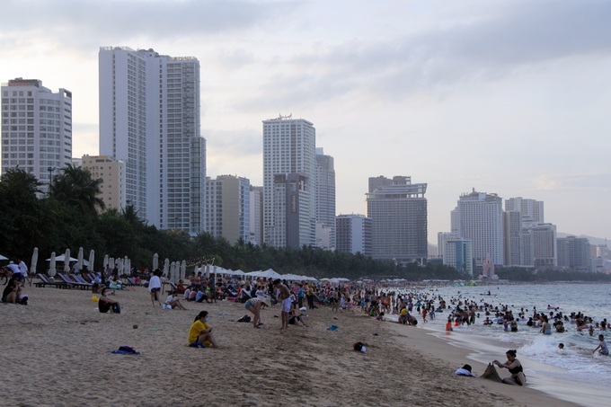 High-rises block Nha Trang sea views - 1