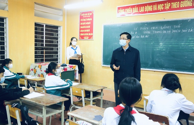 Hanoi students see limited return to schools after long suspension - 1 Hanoi students see limited return to schools after long suspension - 1
