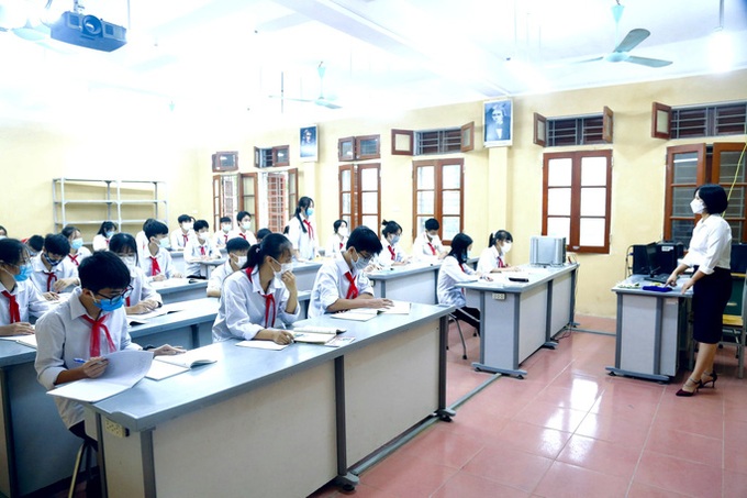 Hanoi students see limited return to schools after long suspension - 2 Hanoi students see limited return to schools after long suspension - 2