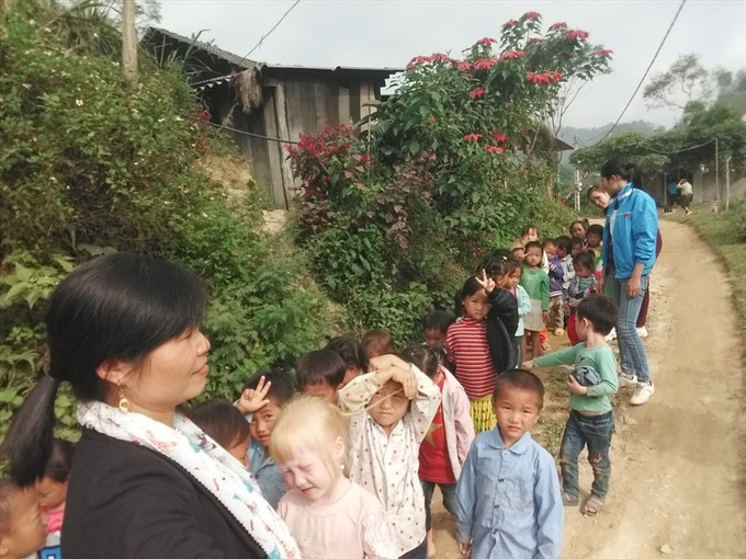 Mountainous pupils struggling difficulties - 10