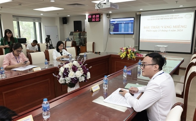 Two bidders win the first gold auction this year - 1