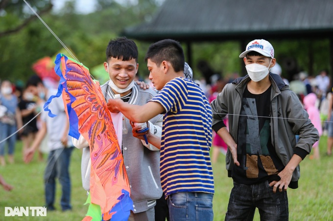 Thousands of kites fly at Hue festival - 7