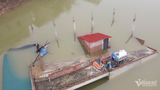 Bac Ninh dyke erosion threatens households - 1