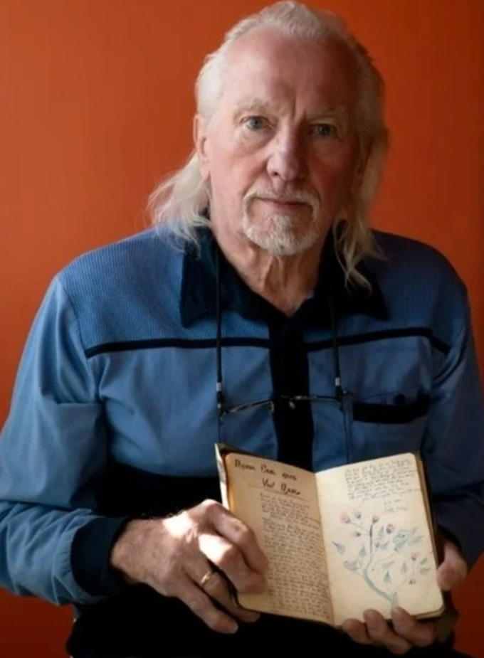 US war veteran to return wartime diary to Vietnamese family - 1