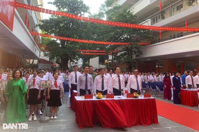 23 million Vietnamese students start new school year - 4