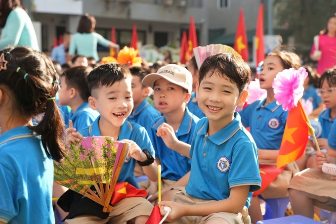 23 million Vietnamese students start new school year - 6