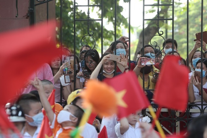 23 million students in Vietnam start new school year - 4
