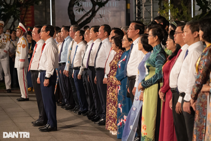 HCM City Flower Street inauguration attracts big crowd - 2 HCM City Flower Street inauguration attracts big crowd - 2