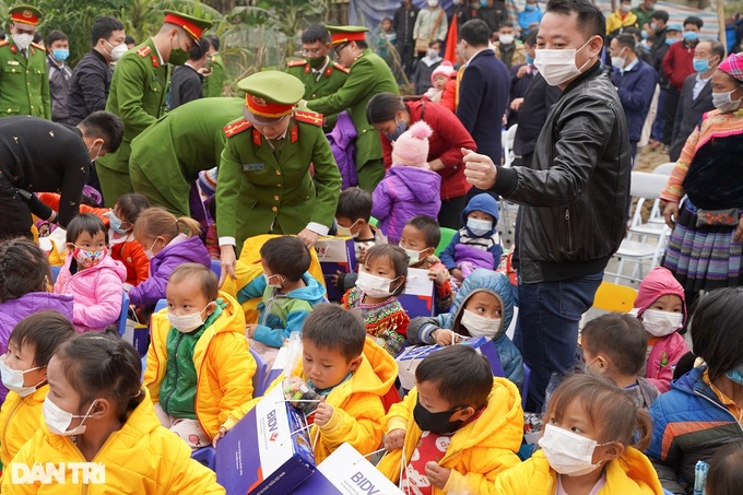 Dantri/Dtinews builds new classrooms for children in Ha Giang - 6