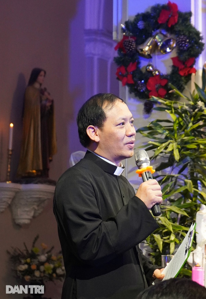 Muted Christmas in Hanoi - 9 Muted Christmas in Hanoi - 9