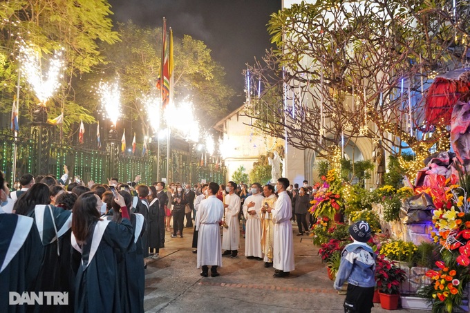 Muted Christmas in Hanoi - 10 Muted Christmas in Hanoi - 10