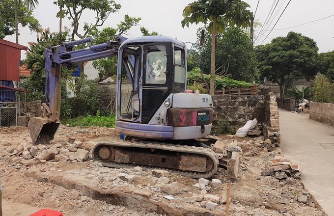 Dantri/DTiNews readers help build house for poor family in Ninh Binh - 2 Dantri/DTiNews readers help build house for poor family in Ninh Binh - 2