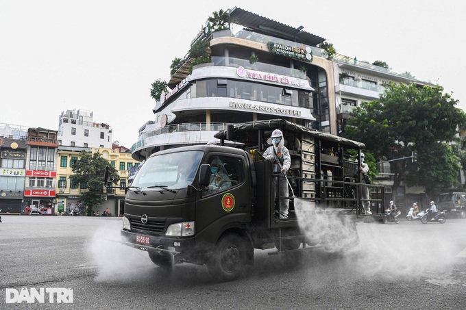 Hanoi starts disinfection against Covid-19 - 5 Hanoi starts disinfection against Covid-19 - 5
