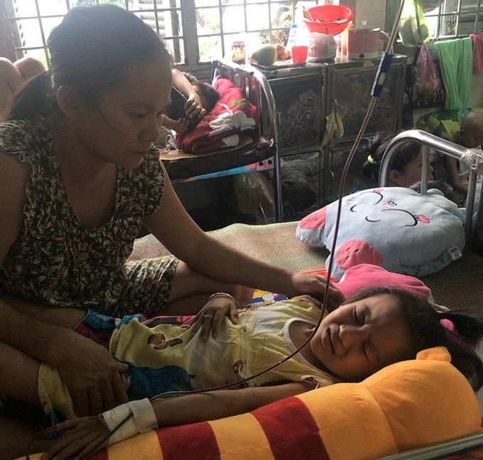 Family in desperate need of help to treat two ill children - 1 Family in desperate need of help to treat two ill children - 1