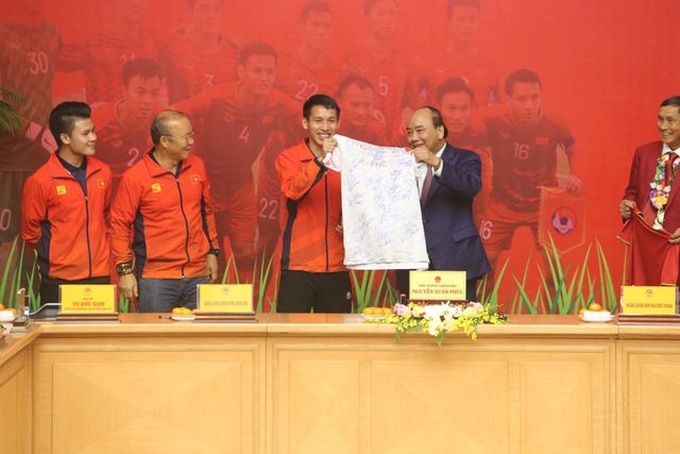PM praises national football team victories at SEA Games - 3 PM praises national football team victories at SEA Games - 3