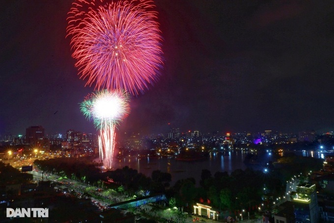 Hanoi to organise lunar New Year fireworks at 31 locations - 1