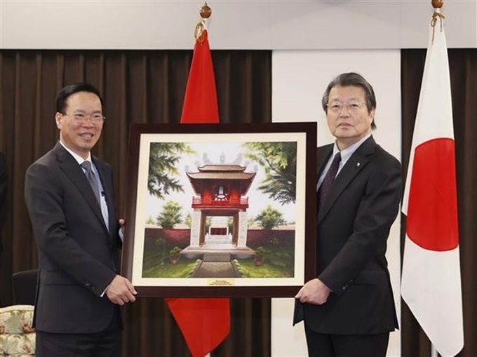 State President visits Kyushu University - 1