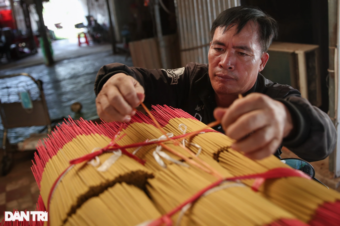 HCM City’s incense-making village preparing for Tet - 11 HCM City’s incense-making village preparing for Tet - 11