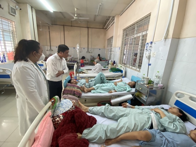 Dong Nai food poisoning victims rise to nearly 500 - 1
