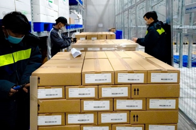 First batch of AstraZeneca antibody drug Evusheld arrives in Vietnam - 1