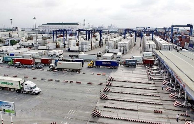 Vietnam looks to address bottlenecks in logistics infrastructure - 1