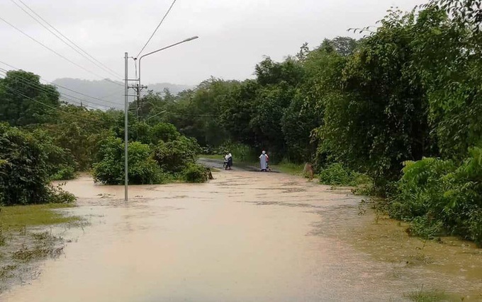 Lam Dong ravaged by torrential rains, landslides - 4