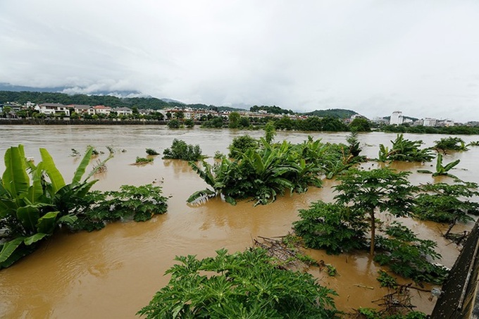 Red River water level rises as Chinese dam opens floodgates - 5 Red River water level rises as Chinese dam opens floodgates - 5