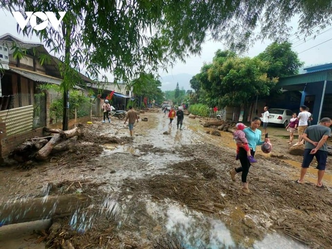Two dead, one missing in Lao Cai flash flood - 1 Two dead, one missing in Lao Cai flash flood - 1