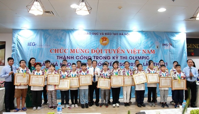 Vietnamese students excel at Int’l Mathematics and Science Olympiad - 1