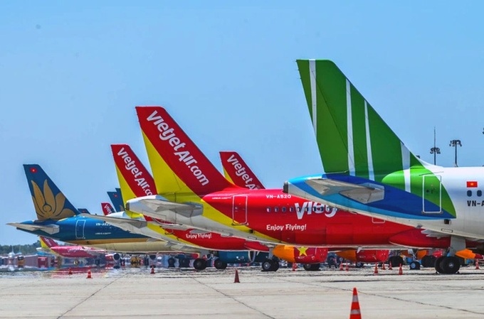 Increased charter flights overload Vietnam's two major airports - 1