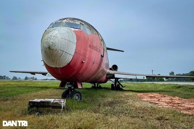 Abandoned Cambodian aircraft fate unresolved after 14 years - 2