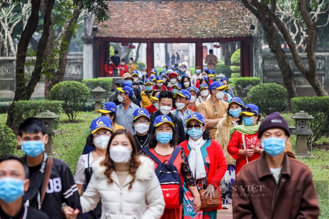 Hanoi tourist places crowded despite Covid-19 spread - 9 Hanoi tourist places crowded despite Covid-19 spread - 9