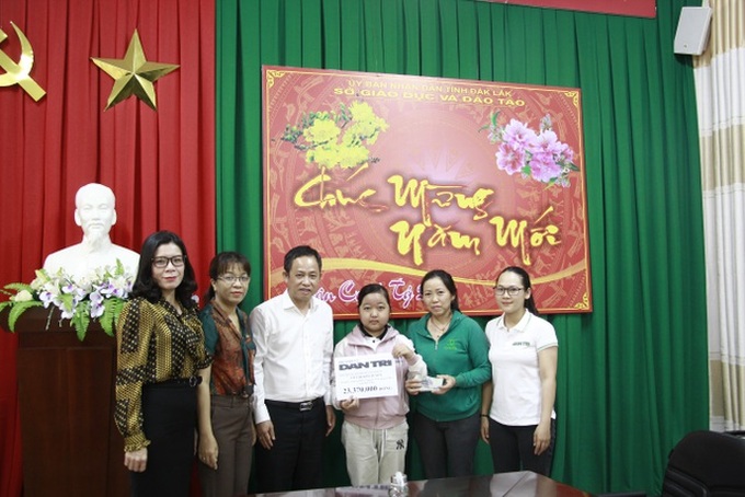 Readers help Dak Lak girl restore vision - 1 Readers help Dak Lak girl restore vision - 1