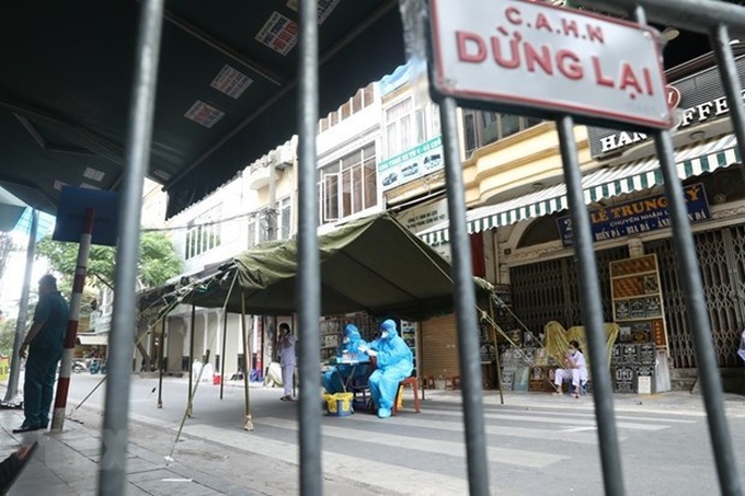 Hanoi halts all non-essential services from 0am on July 19 - 1 Hanoi halts all non-essential services from 0am on July 19 - 1