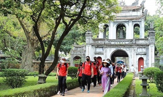Foreign arrivals in Hanoi up 18% in September - 1