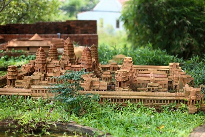 Famous landmarks featured at Hoi An terracotta park - 5
