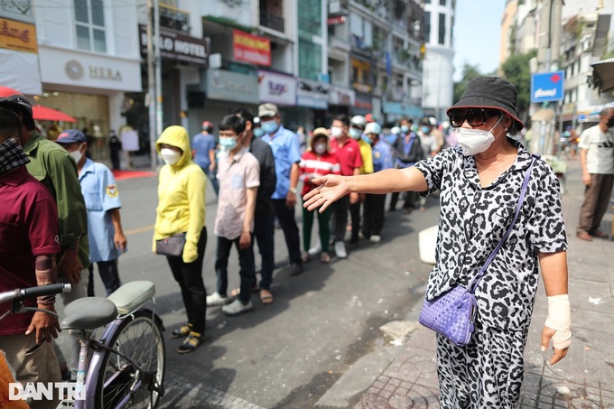 Free dragon fruit offered in HCM City - 4 Free dragon fruit offered in HCM City - 4