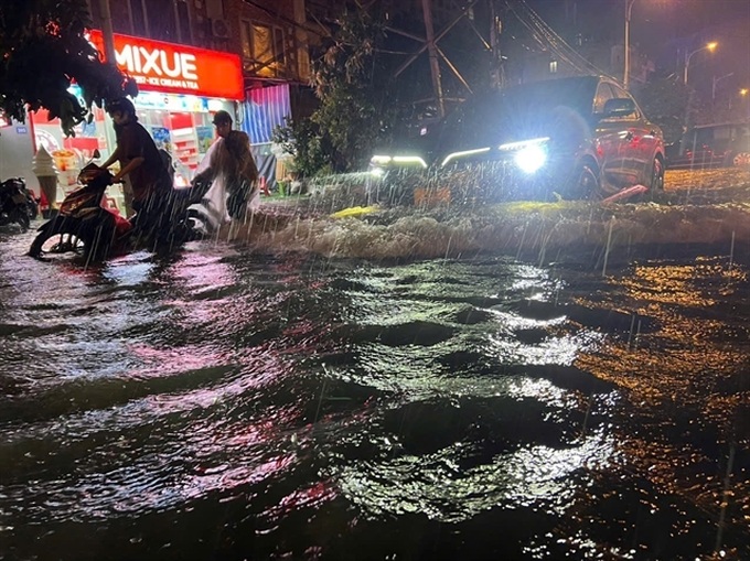 Flooding during heavy rains: a factor for land pricing in Hanoi - 1