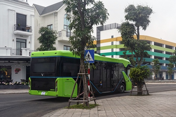 Hanoi launches electric bus trial - 2