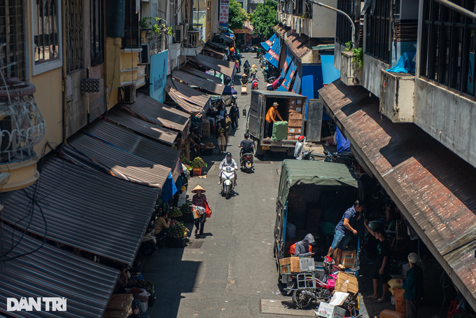 Hanoians struggling with blazing heat - 9 Hanoians struggling with blazing heat - 9