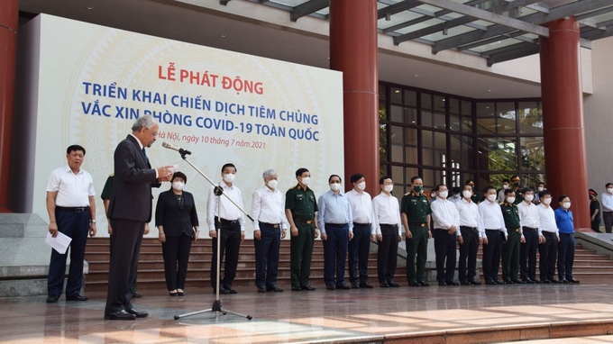Vietnam launches largest-ever COVID-19 vaccination campaign - 1