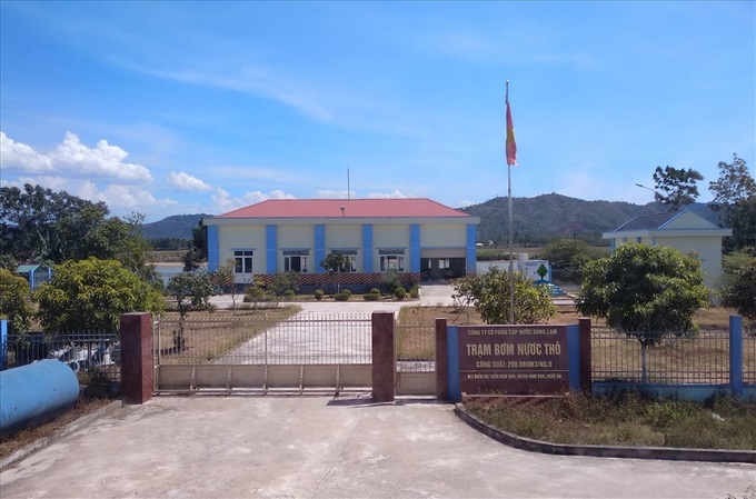 Nghe An faces water crisis as Dao River polluted - 1