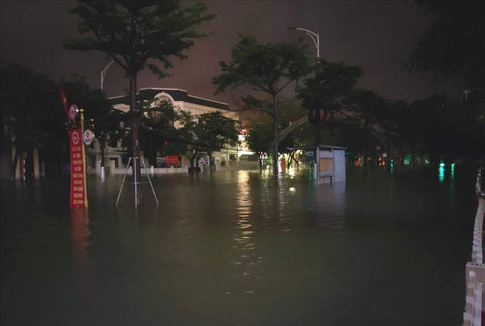 Flooding causes severe traffic congestion for national highway - 2