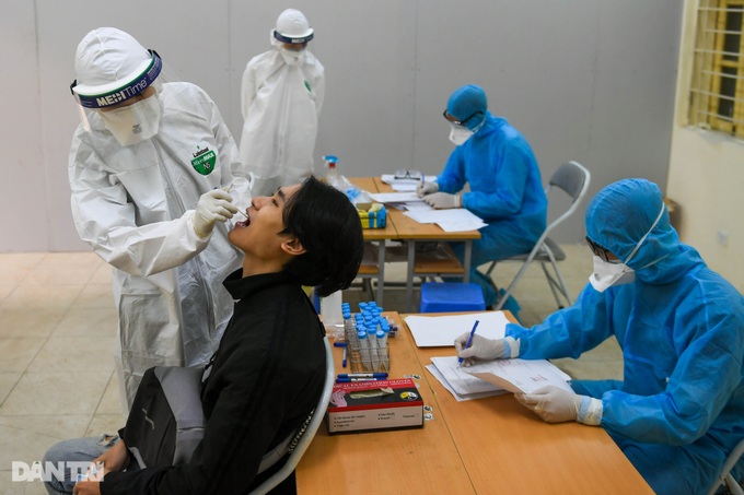 Hanoi men provided with Covid-19 testing before joining the army - 3