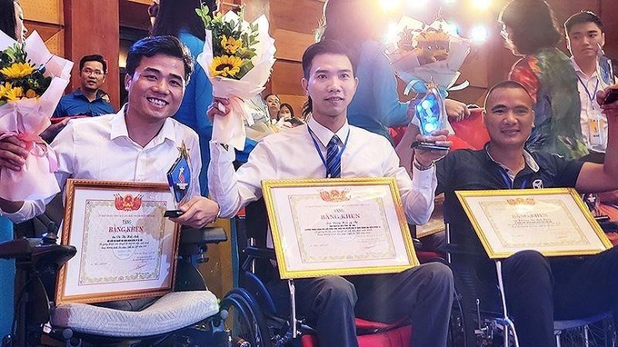 50 outstanding young people with disabilities honoured - 1