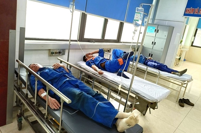 Haiphong work canteen suspended after 178 workers suffer food poisoning - 1