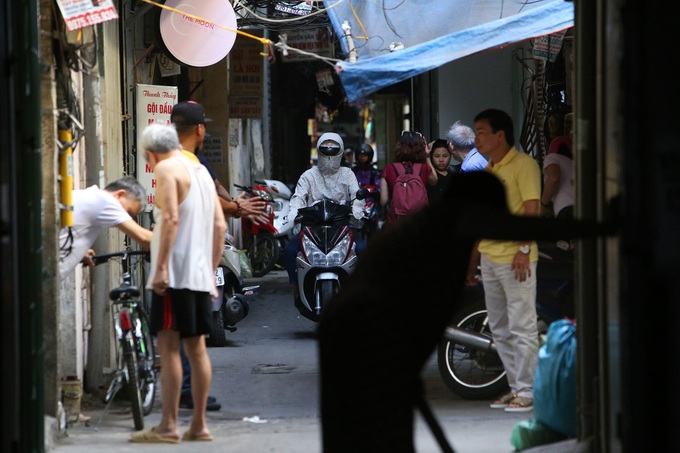 Hanoi's special lane - 8